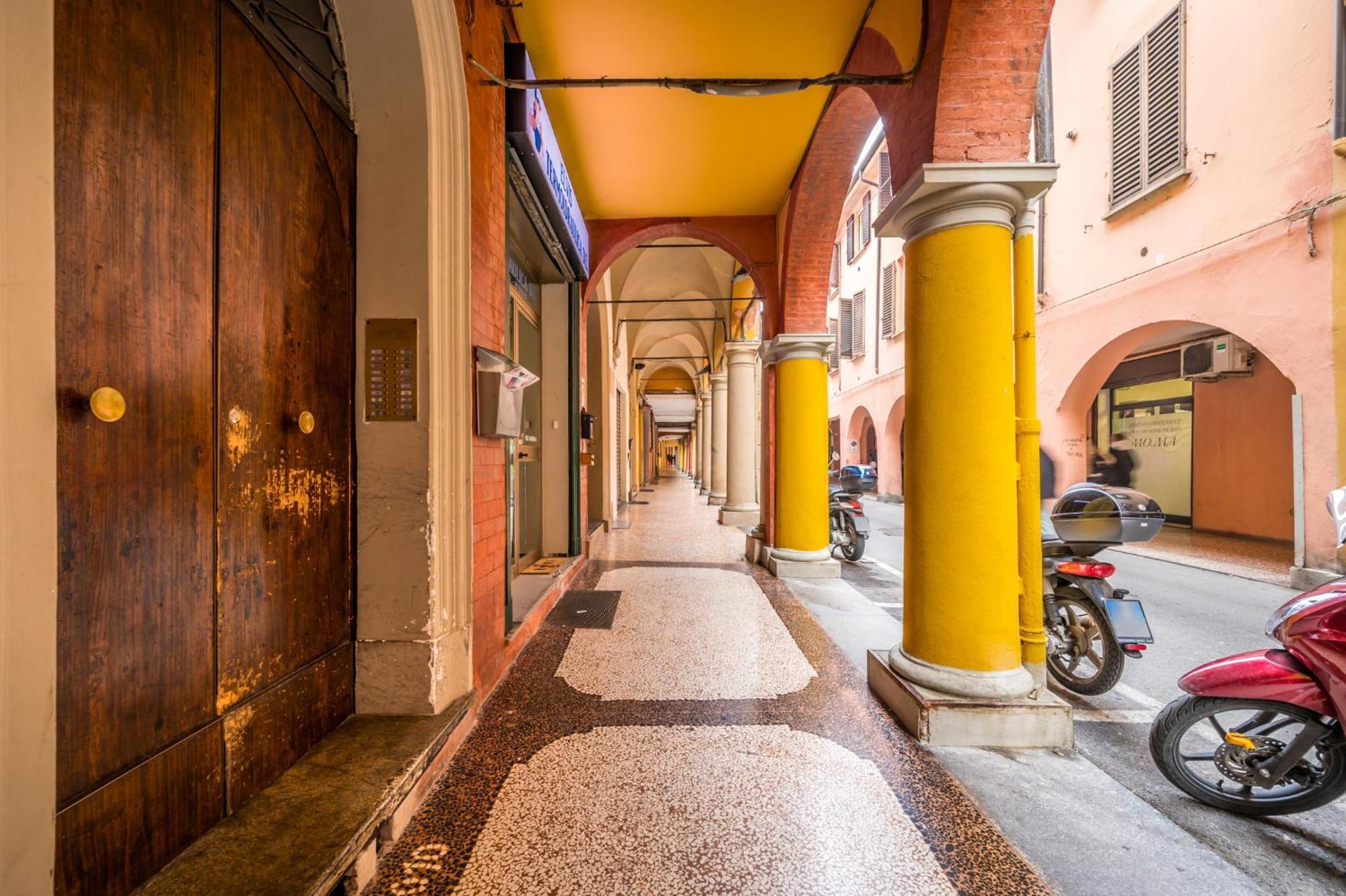 Broccaindosso Wood Apartments 5* Болонья Экстерьер фото